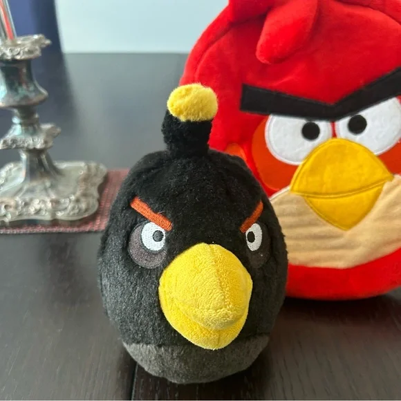 Angry Birds Red Plush Kids Purse and Black Bomb 2010 Commonwealth Stuffed Toy - Picture 3 of 11